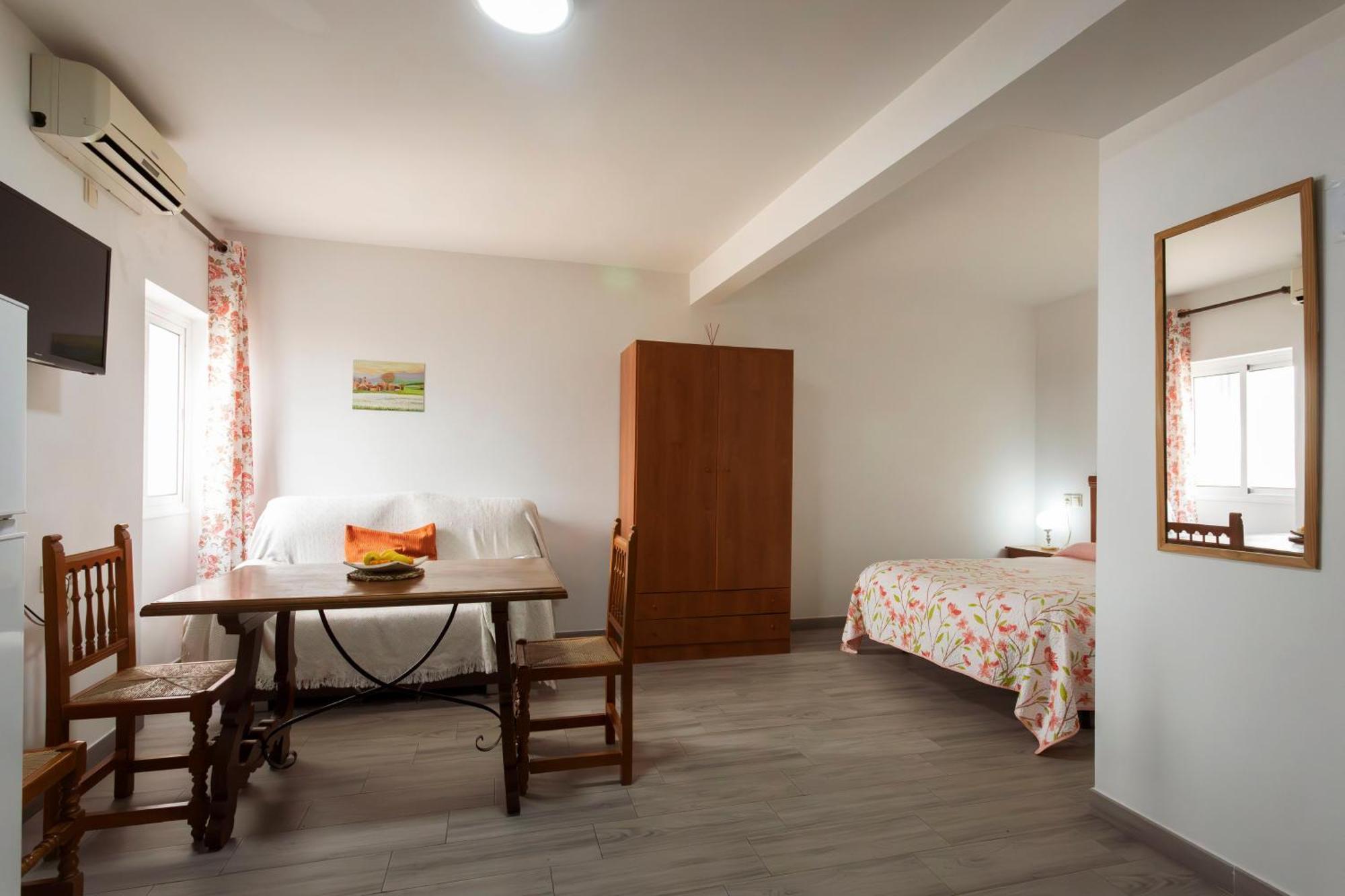 Molino De Lucero, Apartment Teba